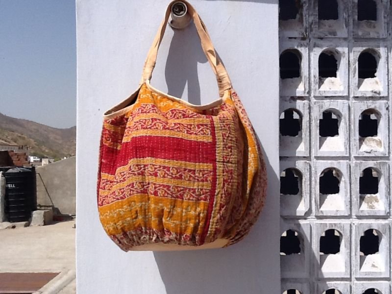 画像1: ラリーキルトbig bag（底キャメルレザー） (1)