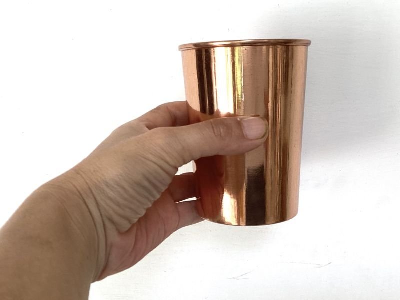銅製コップ　D