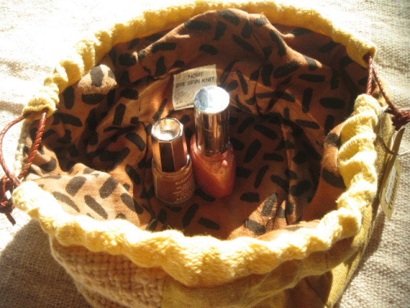 画像1: 草木染パッチワーク 球体ポーチ ＊砂漠